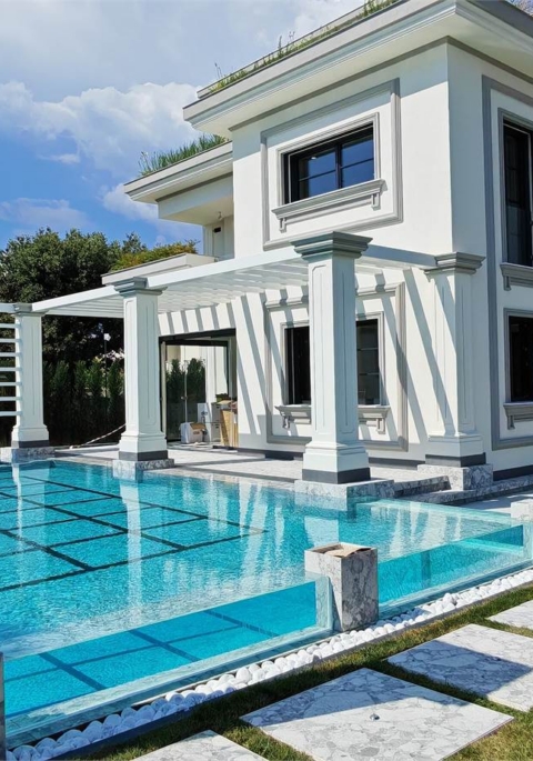 Luxury Villa with Private Pool in Forte dei Marmi, Tuscany