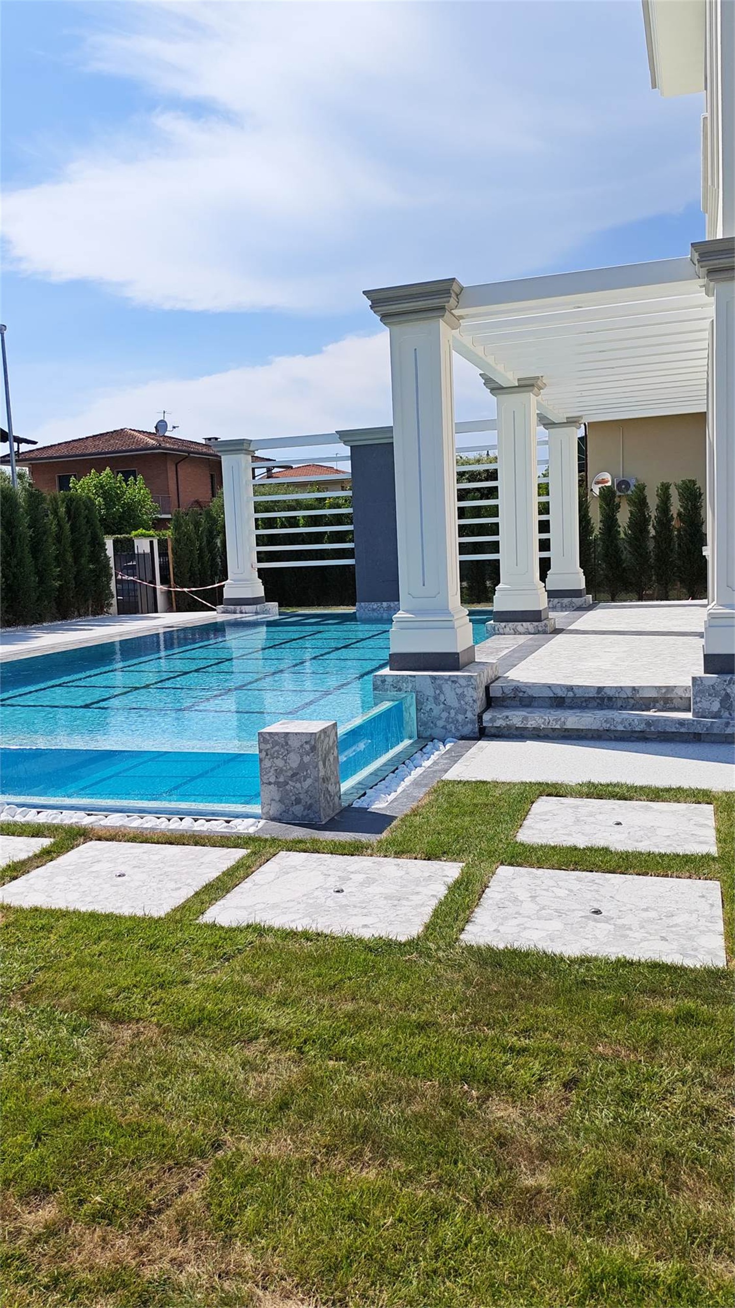 photo-10 Luxury Villa with Private Pool in Forte dei Marmi, Tuscany