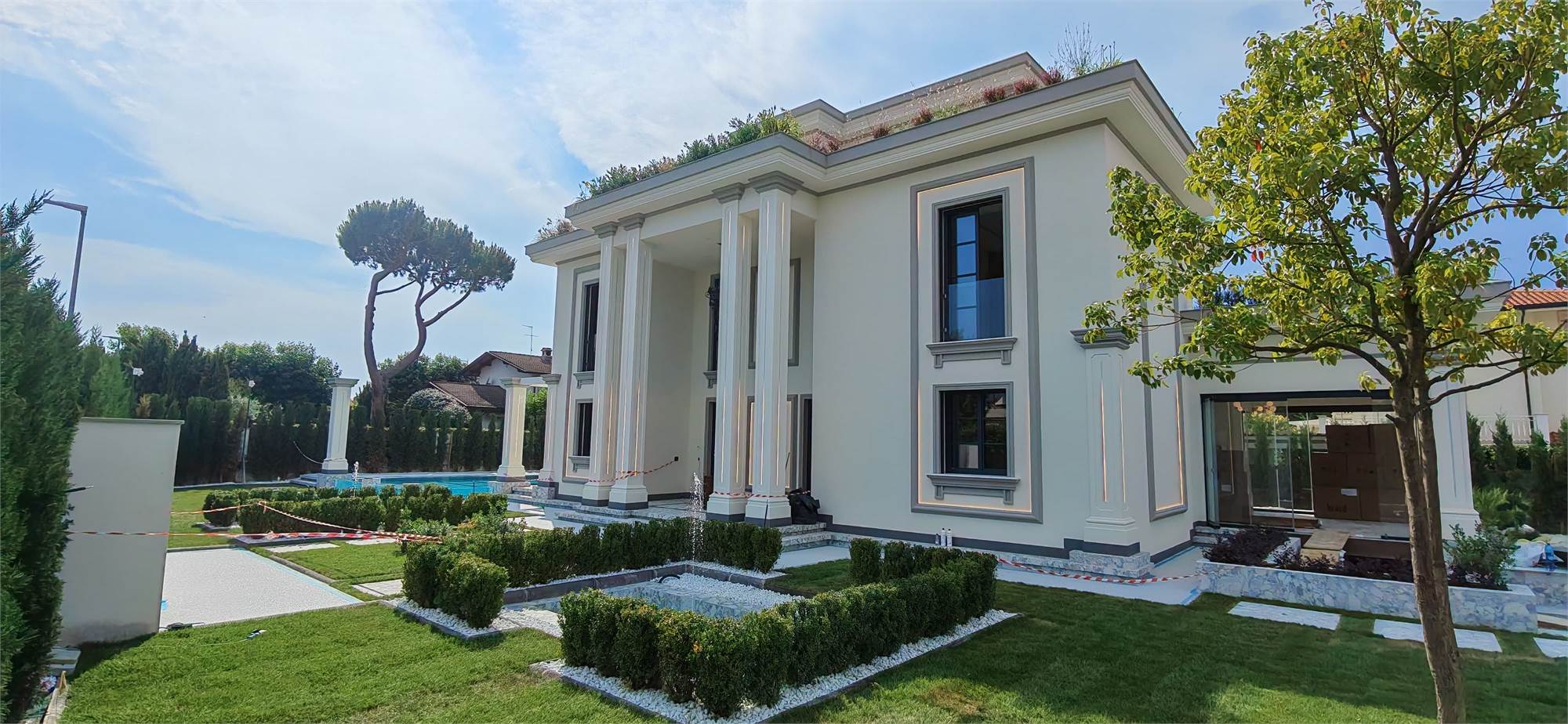photo-18 Luxury Villa with Private Pool in Forte dei Marmi, Tuscany
