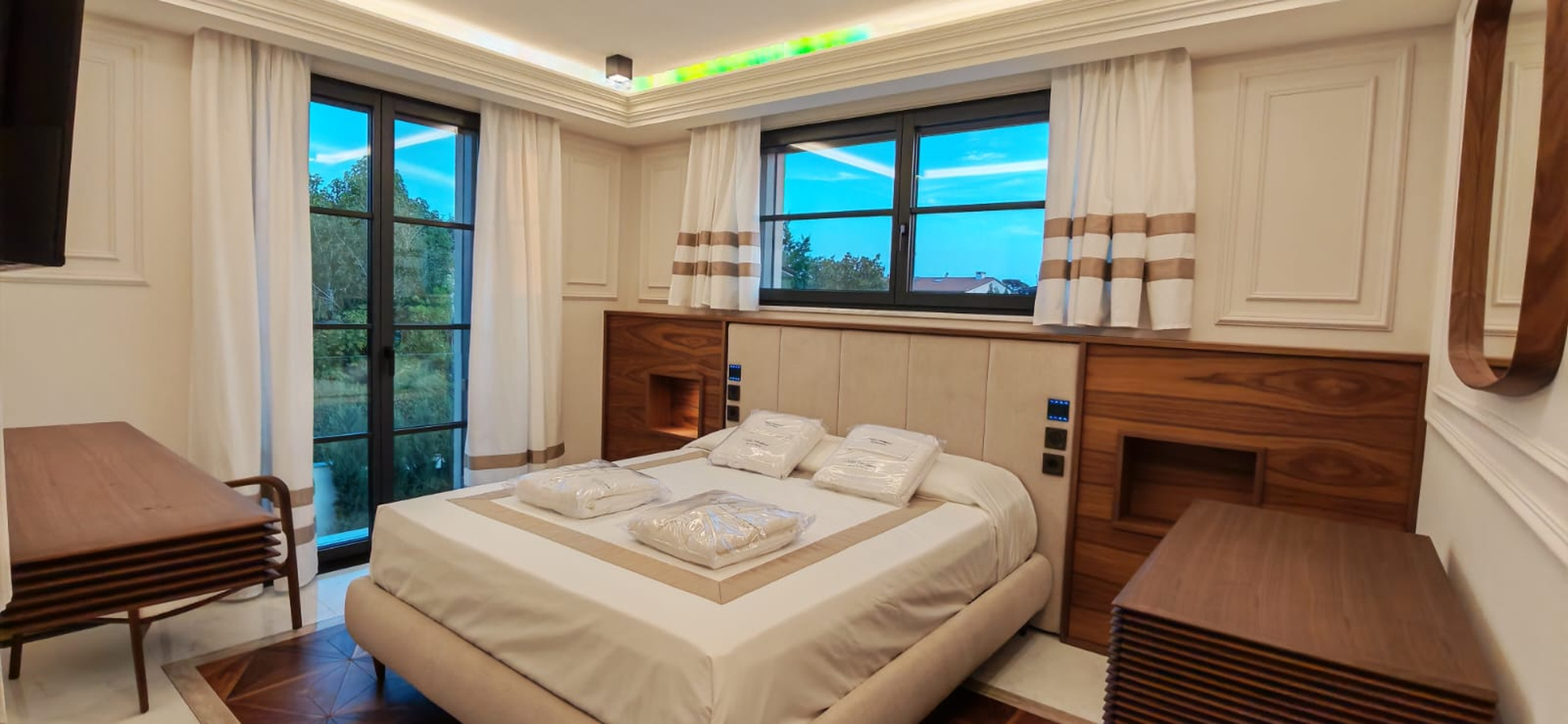 photo-43 Luxury Villa with Private Pool in Forte dei Marmi, Tuscany