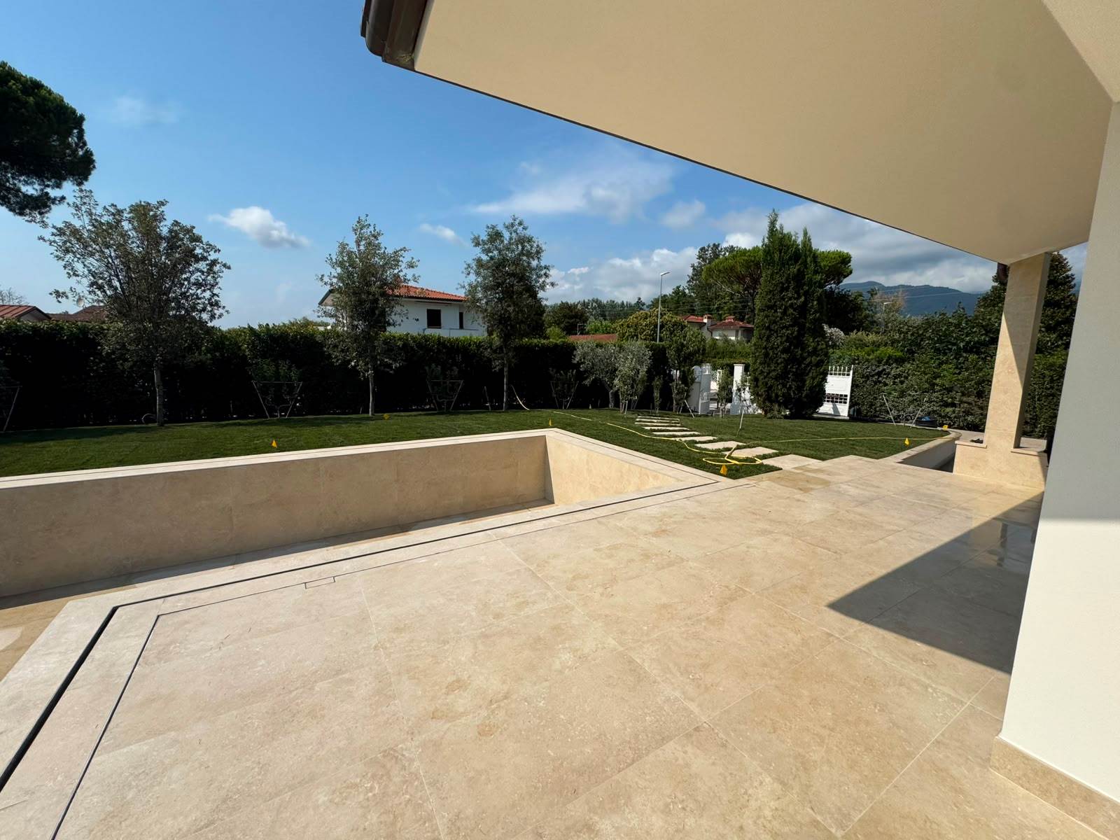 06-photo-pool-terrace Villa with Pool and Separate Outbuilding in Forte dei Marmi