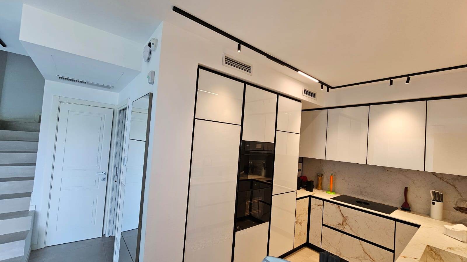 Eat-in kitchen