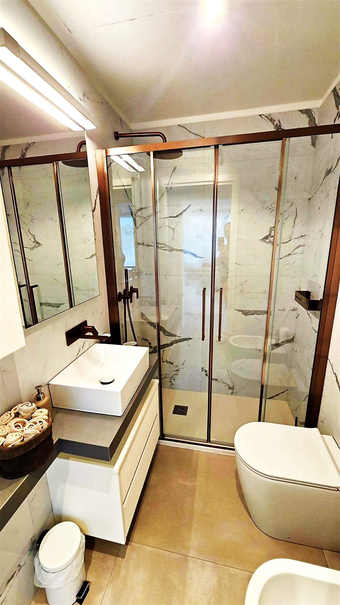 Bathroom shower