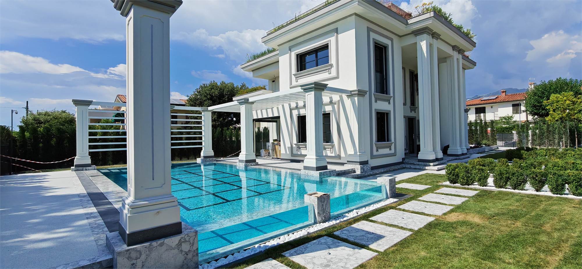 Luxury Villa with Private Pool in Forte dei Marmi, Tuscany