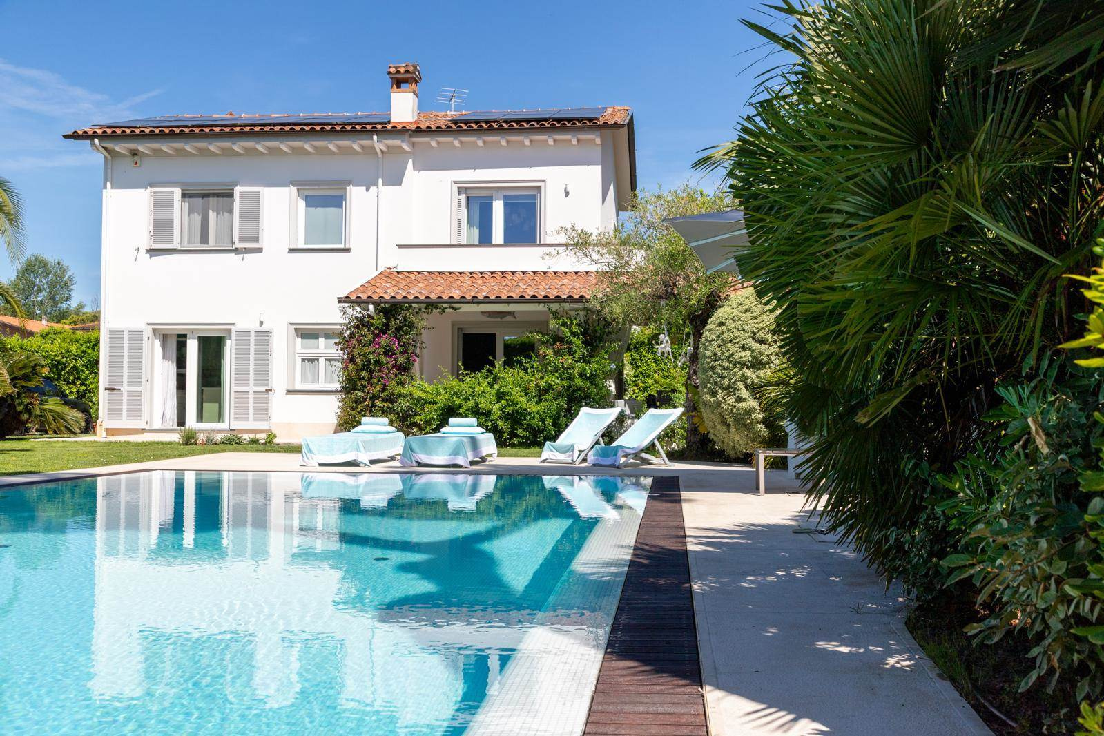 Trousdale Estates Residences