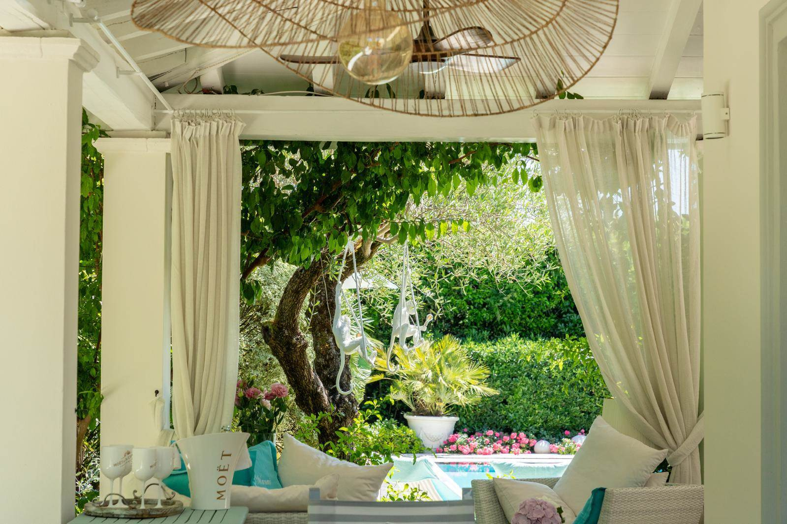 Private Garden Villa with Pool near the Beach in Forte dei Marmi