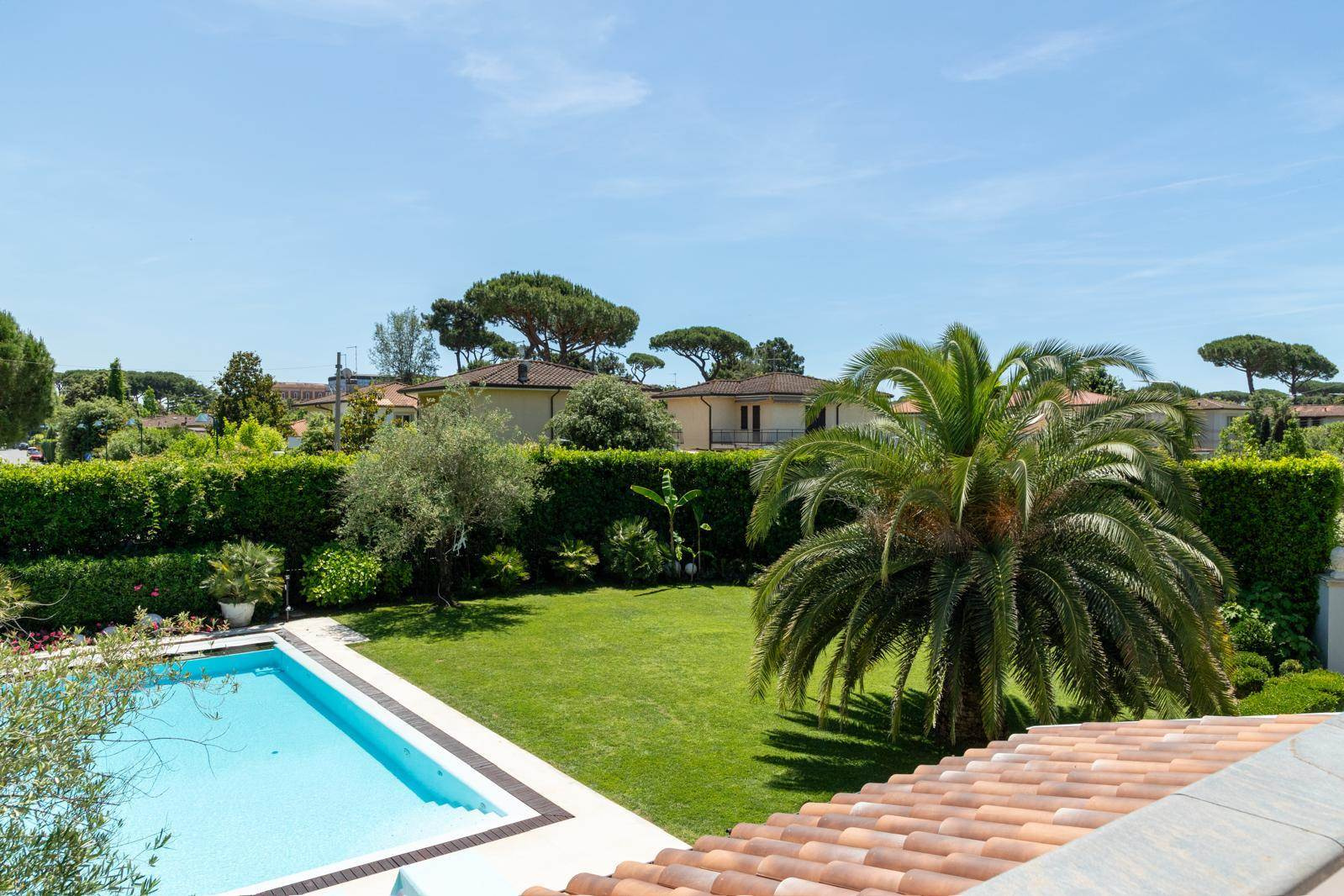 Private Garden Villa with Pool near the Beach in Forte dei Marmi