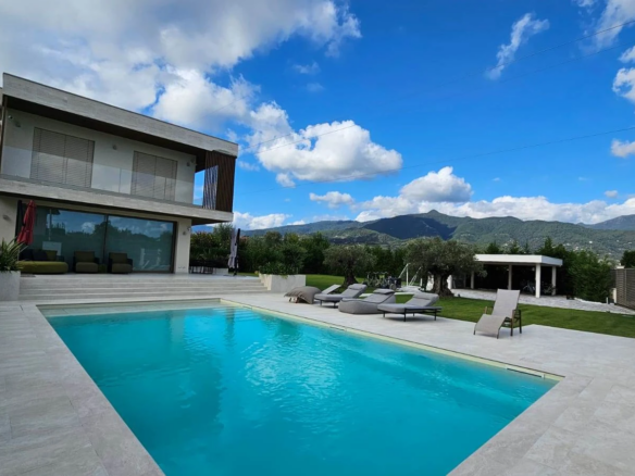 Contemporary Villa with Pool in Vittoria Apuana, Forte dei Marmi